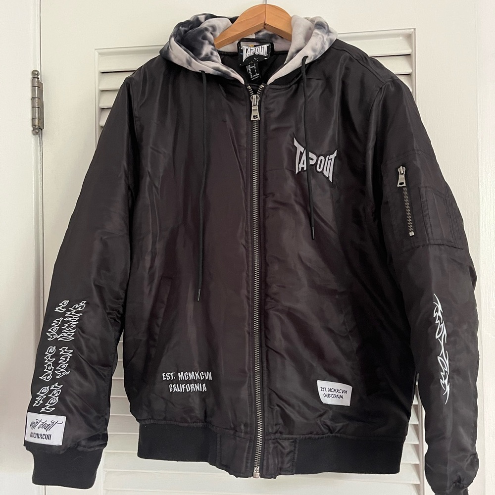 Tap Out Forever 21 Men’s Large Puffer Bomber Jacket Embroidered